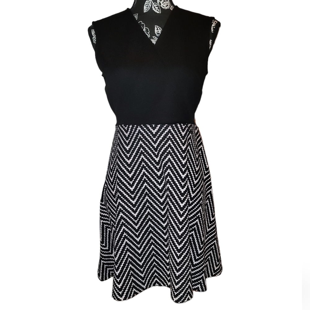 NWT Studio One New York Women's 6P Dress Sleeveless Black White A-Line.